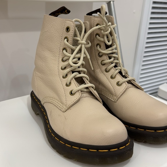 Dr.Marten 1460 smooth leather boots - Picture 3 of 6